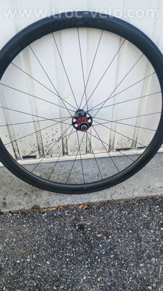 Roue arrière roval clx 40 à pneus et patins