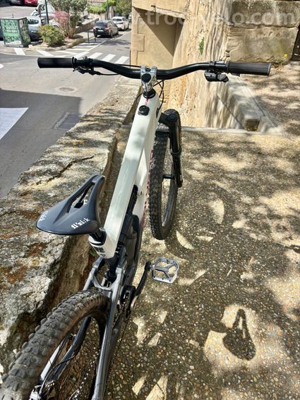 POLYGON COLLOSSUS N9 Di2 - 4