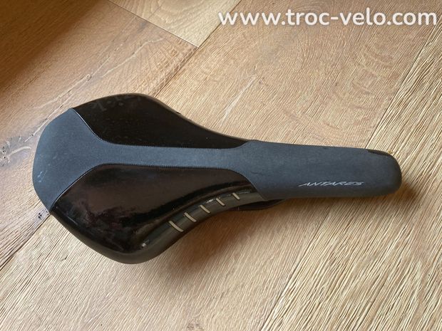 Fizik Antares R5 - 1