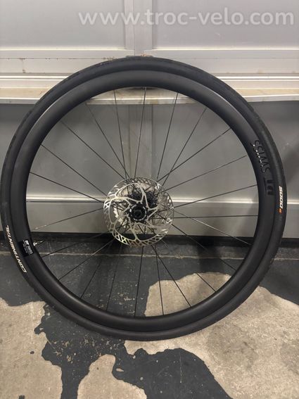 Roue carbone DT Swiss PRC 1650 35mm  - 2
