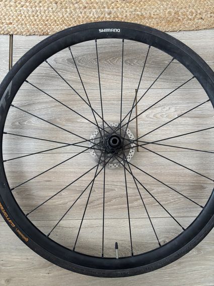 Paire de roues Shimano WH-RX010 Disc + disques + pneus Continental Gatorskin - 6