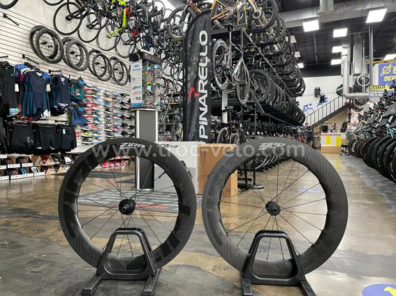 Paire de roues ZIPP 858 NSW 700 Tubeless