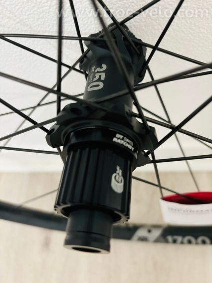 Paire de roues DT Swiss XR1700 Spline Shimano MS NEUVE - 6