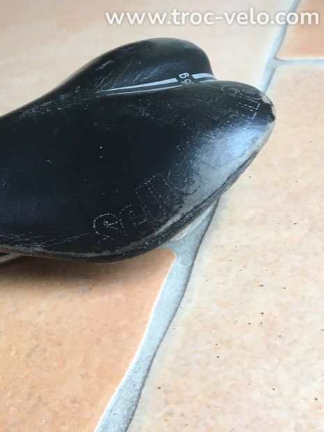 Vends une selle SELLE ITALIA SLR 135g. - 1