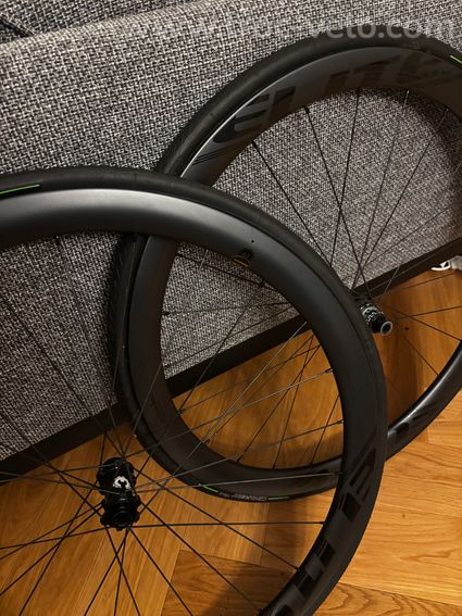 Paire roues carbone Elite Wheels 40mm