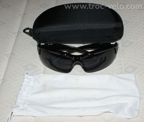 Lunette de sport - noires et blanches - sans marque - 3