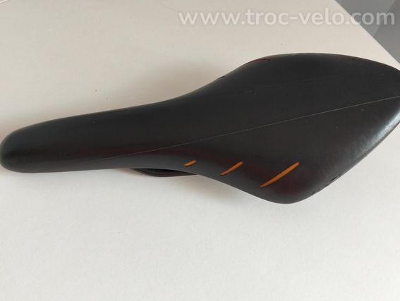 selle arione serie speciale largeur 120 - 2