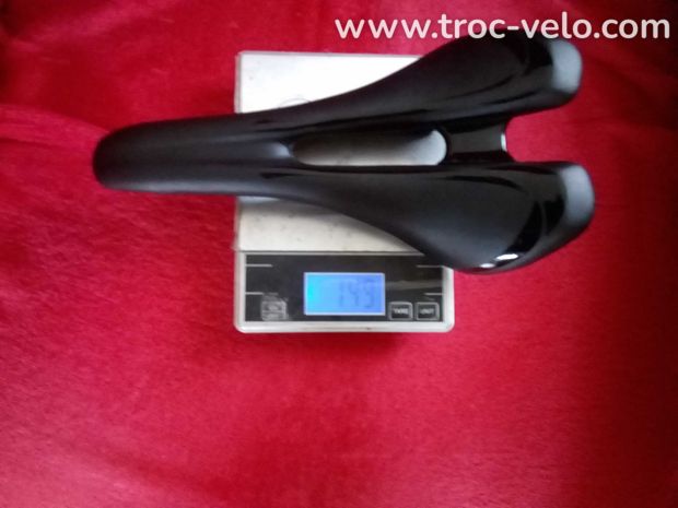 Selle neuve rails carbone 150 grammes  - 1