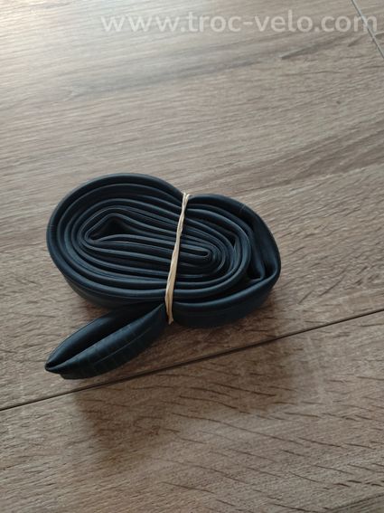 Chambre a air route petite valve presta longueur 45mm