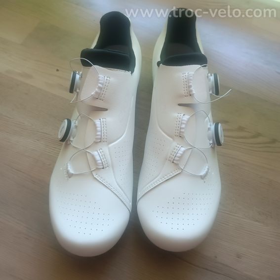 Vends chaussures Ekoi PERF R4 CARBONE