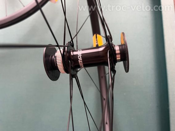 Paire roues carbone Shimano 105 RS710 C32 Disc NEUVES - 2