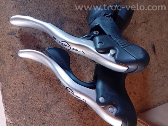Manettes changement de vitesses campagnolo veloce 10v - 2