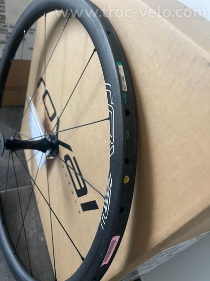 Roue Avant Roval CLX 32 patins boyau - 3