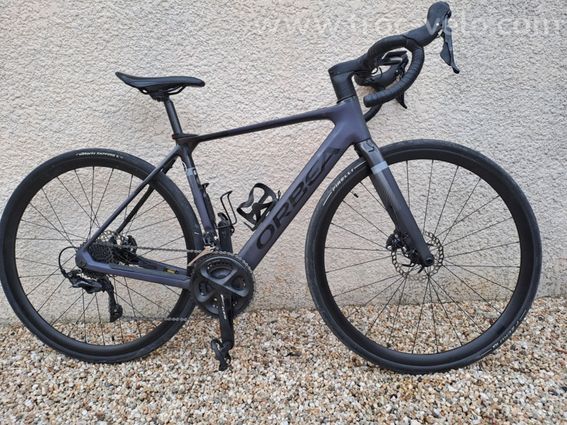 vélo route électrique carbone ORBEA M30