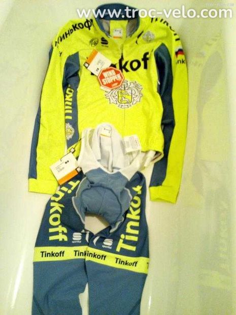 Tenue tinkoff jamais porté neuve - 1