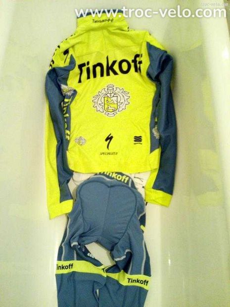 Tenue tinkoff jamais porté neuve - 2