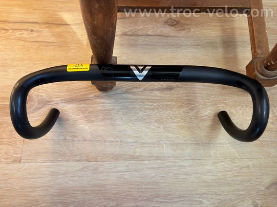 Cintre Pro Vibe Carbon Superlight NEUF 400mm