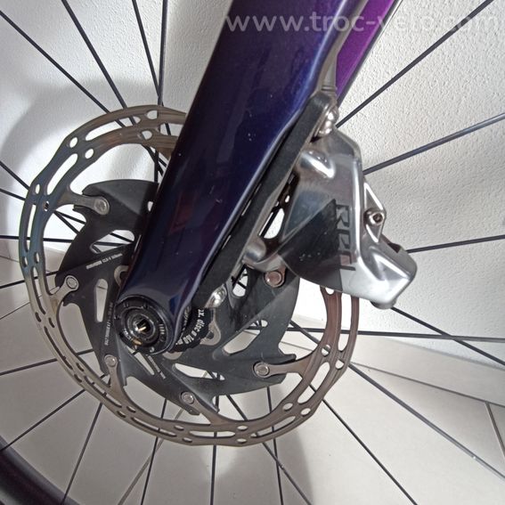 Lapierre Xelius haut de gamme ultra violet groupe, SRAM RED ETAP, roues DT SWISS PR 1400 SPLINE, - 3