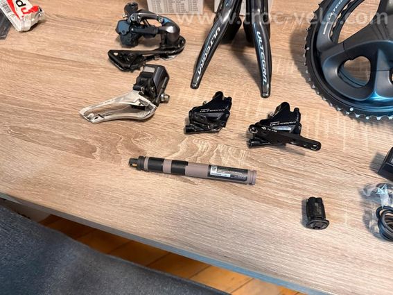 Shimano Ultegra Di2 R8070 - 2