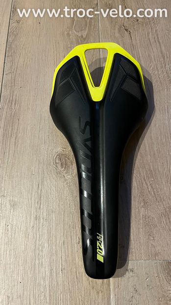 Selle Syncros RR 2.0 240g rails ronds noire et jaune  - 1