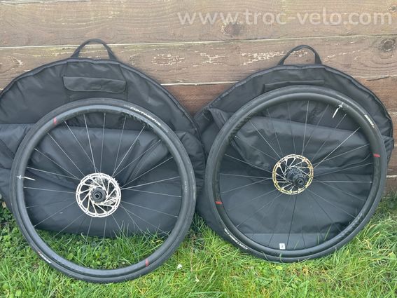 Wilier Carbon + pédales connectées + paire de roues alu  - 8