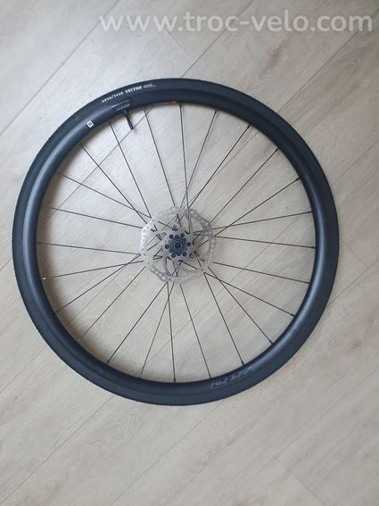 Pack Roues Giant P-R2 Disc 2024 – Prêt à rouler : Goodyear 4 Season & 12v