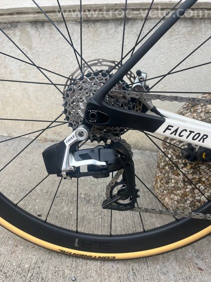 Factor O2 Carbon – SRAM Red AXS – Roues Carbone Giant SLR 1 – État Irréprochable - 3