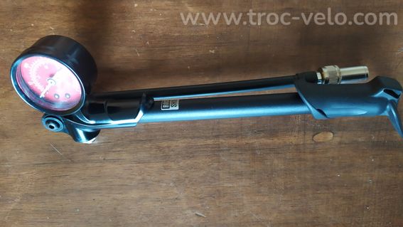 Pompe haute pression pour suspension vélo - 2