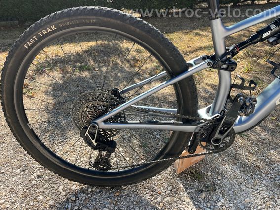 EPIC 8 PRO 2026 roues carbones DUKE - Flight Attendant - 4