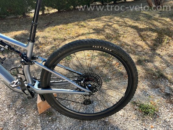 EPIC 8 PRO 2026 roues carbones DUKE - Flight Attendant - 5