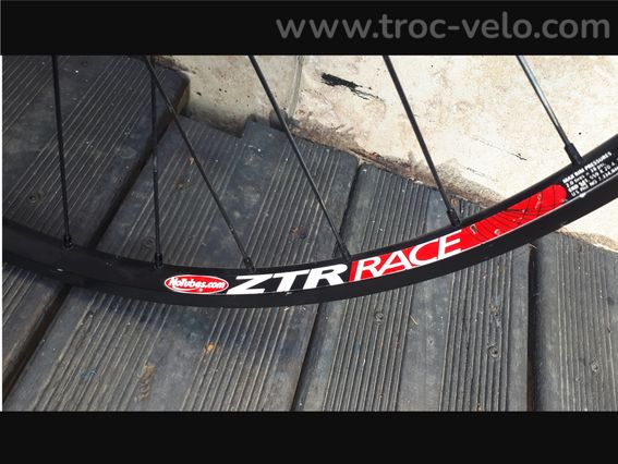 ROUE ARRIERE haut de gamme ZTR Tres légère ultra light