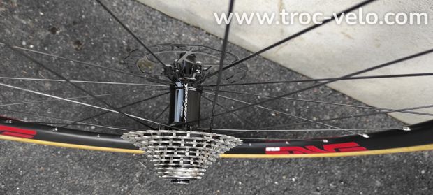 Paire de roues carbone 42 à boyaux disc - 3