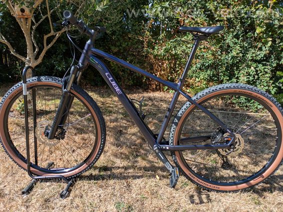 VTT Cube 29" - état proche du neuf - 2