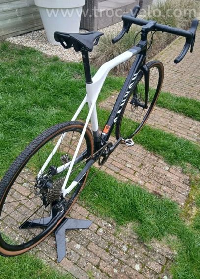 Canyon Inflite CF SL6 2023 taille M - 9