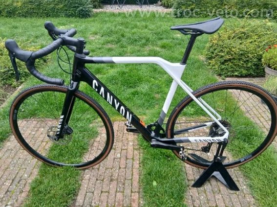 Canyon Inflite CF SL6 2023 taille M - 13