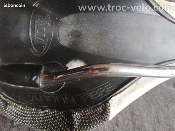 Selle ITALIA SLR CARBON FIBRE haut de gamme - 2