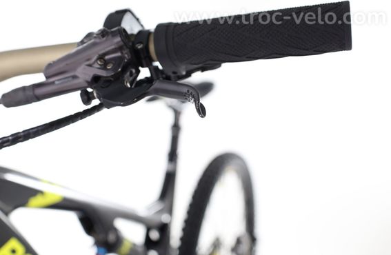 Produit Reconditionne    Vtt Electrique Rocky Mountain Altitude Powerplay Carbon 70 632wh 2018    Etat  Correct - 10