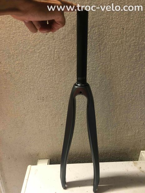 Fourche carbone 1'1/8e - 6