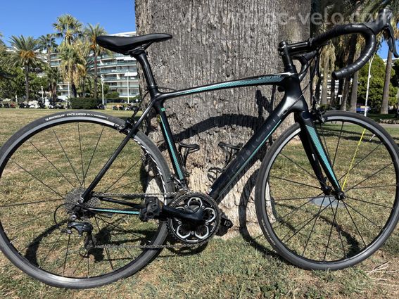 Bianchi Intenso carbone taille 55