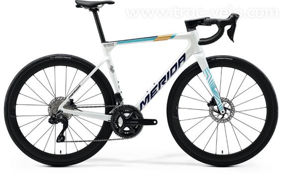 Vélo de route MERIDA Scultura 6000 Blanc – Taille M – 2026