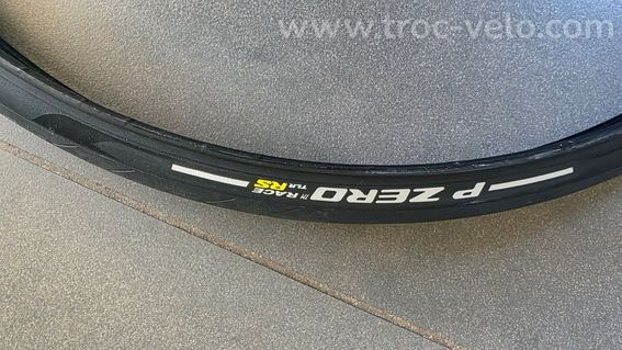 2X Pirelli P Zero Race TLR RS, en 28 mm