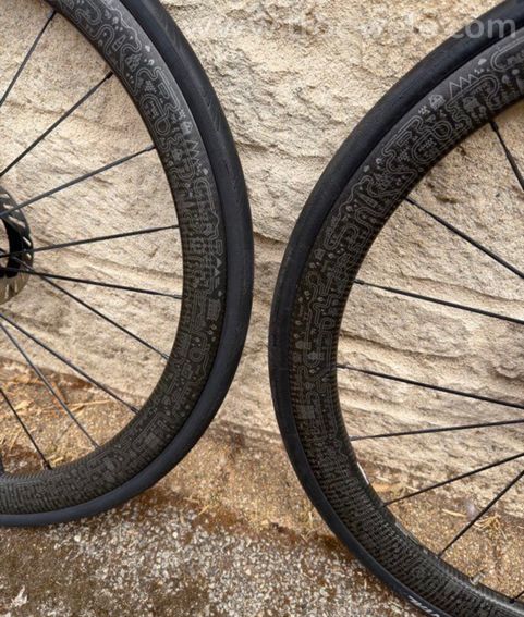 Paire de roues Carbone mavic - 3