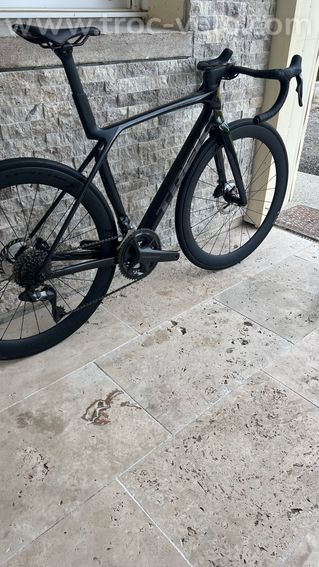 Trek Madone SL 7 8e Gen Ultegra Di2 12v Aeolus Pro 51 Gloss Dark Star Matte Deep Smoke 2026 - 2