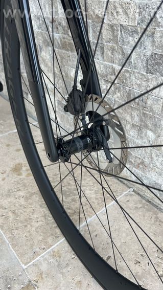 Trek Madone SL 7 8e Gen Ultegra Di2 12v Aeolus Pro 51 Gloss Dark Star Matte Deep Smoke 2026 - 4