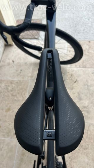 Trek Madone SL 7 8e Gen Ultegra Di2 12v Aeolus Pro 51 Gloss Dark Star Matte Deep Smoke 2026 - 11