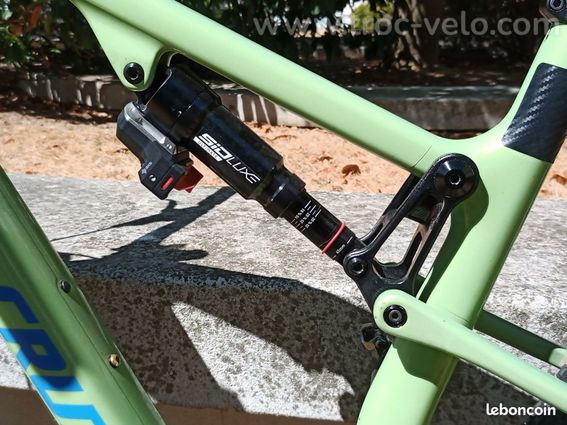 vtt santa cruz blur carbone Sram fligth attendant taille L - 4