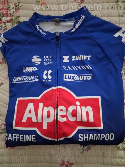 Lot de 4 maillots UCI modèle de la marque originale de taille XL
