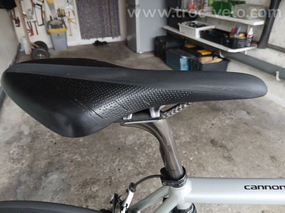 vends selle fizik arione R1 143mm - 2