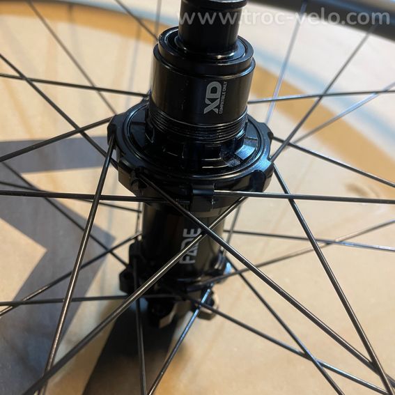 roue arriere VTT newmen carbone - 3