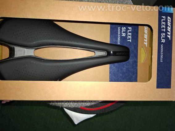 Selle Giant Fleet SLR rails carbone NEUVE 145mm